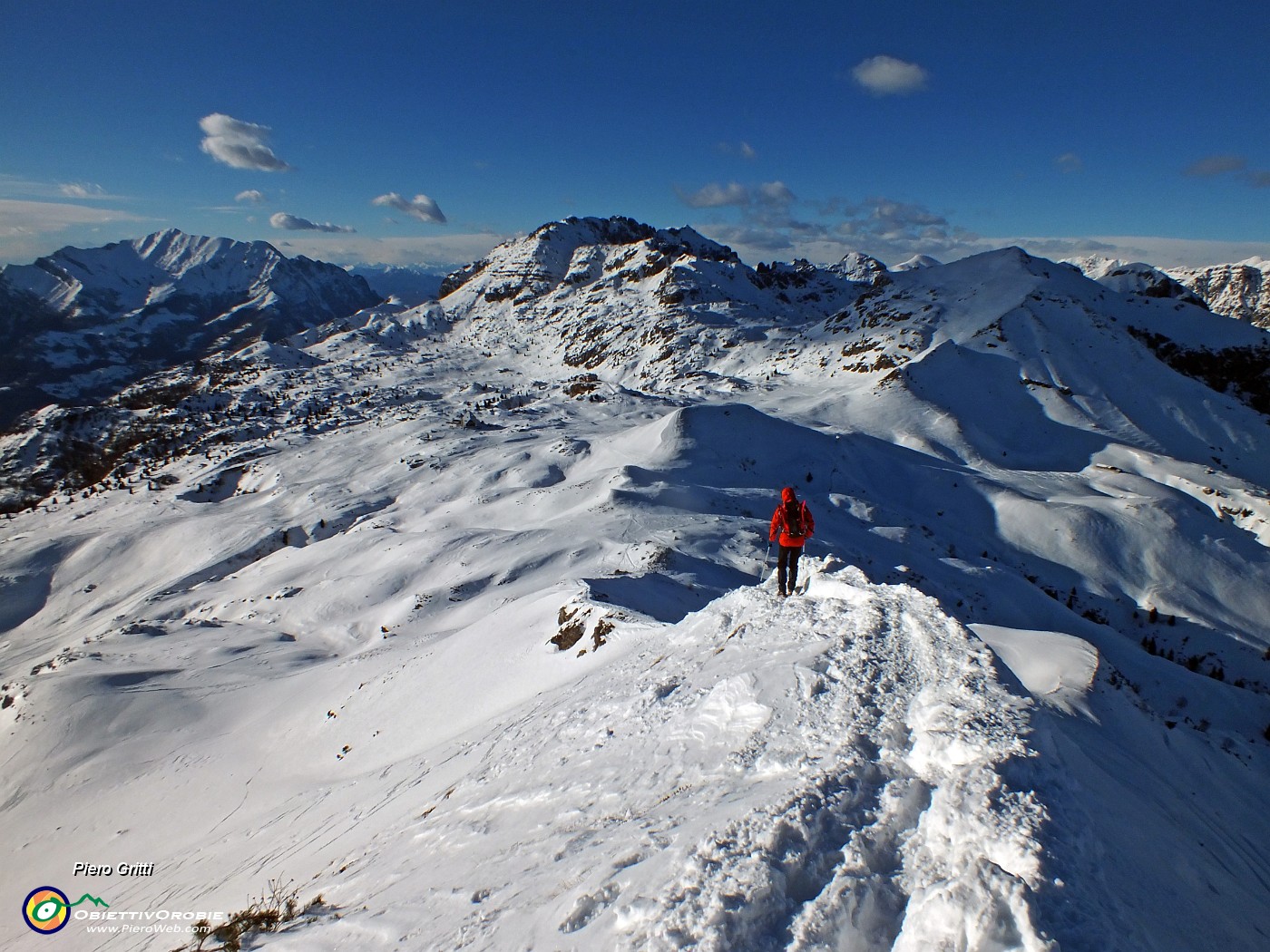 76 Scendiamo dalla cresta nord-ovest.JPG